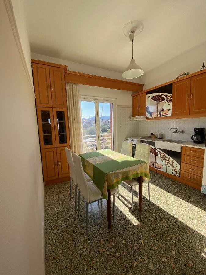 Mpanos Sea Apartment 2 Loutra Oraias Elenis Exteriör bild